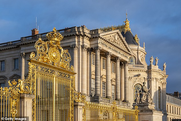 The Palace of Versailles has been evacuated and a security operation is underway following reports that a dispute between two street vendors escalated when one of them pulled a knife