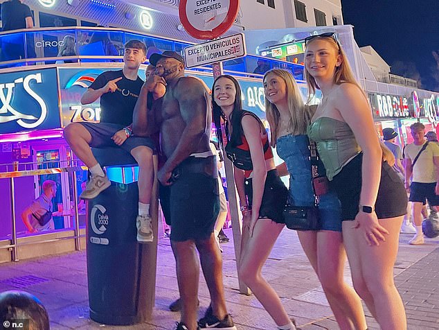 British drinkers on the strip enjoy a night out with alcohol in Magalu