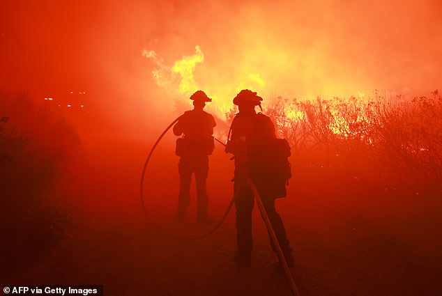 1720297944 151 Massive wildfire erupts in California blazing across 5000 acres and