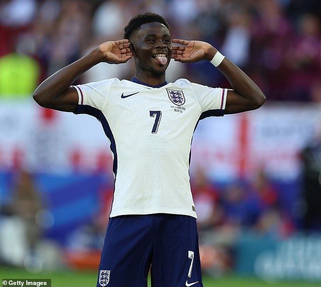 Saka (pictured) played excellently from the start and it was a pleasure to watch the Arsenal player finish the evening with a big smile.