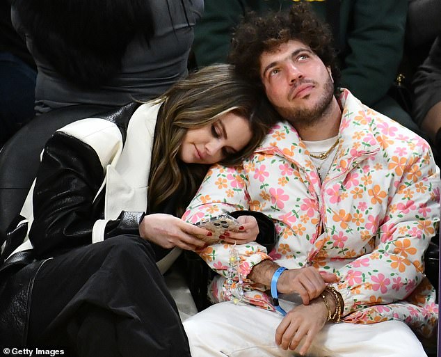 1720320088 784 Selena Gomez and Benny Blanco cling to each other at