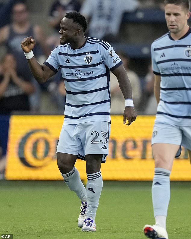 Willy Agada (23) scored twice to help Sporting KC to a victory over FC Dallas