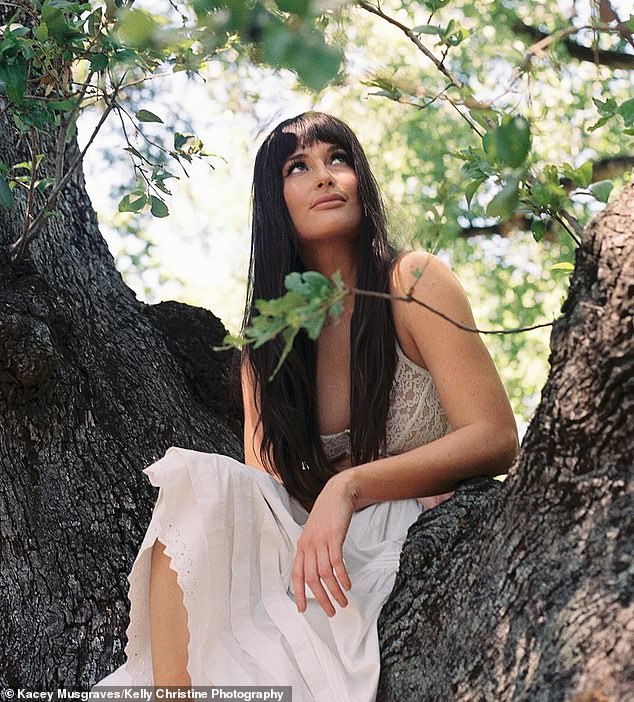 Kacey posted a quote with the photos: ''when the roots reach deep, there is no fear of the wind''