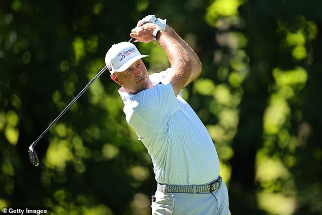 The 2009 Open winner, Stewart Cink, was the bookmakers' favourite on Monday afternoon