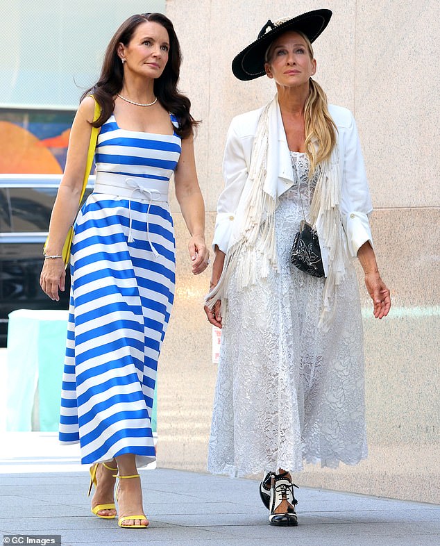 Sarah Jessica Parker and Kristen Davis showed off their characters' elegant summer style while filming a scene for And Just Like That... season three in New York City on Tuesday