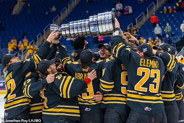 The team celebrated its victory in the Quebec Maritimes Junior Hockey League