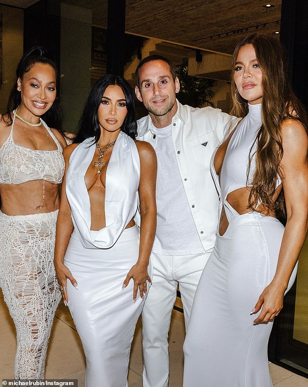 Every year on the Fourth of July, diminutive billionaire Michael Rubin bribes celebrity “friends” to party with him at an extravagant “White Party” in the Hamptons.