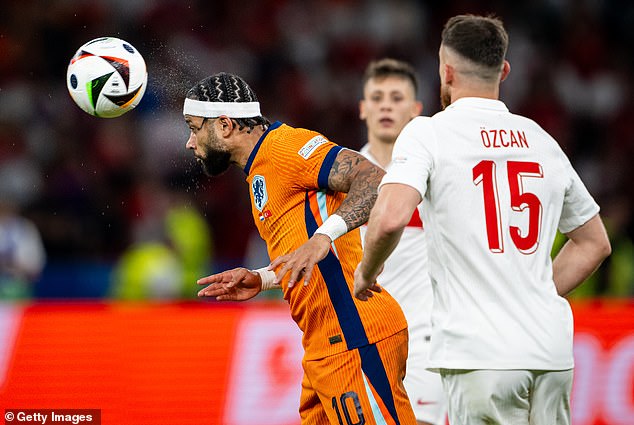 Depay (center) did not take his shooting boots to Germany, but remains in the starting lineup