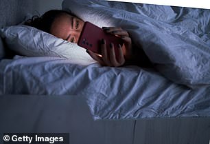 Bright light just before bedtime disrupts sleep (supply)