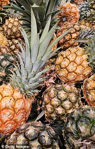 According to experts from France Du Bois, for a summer perfume you should look for fruity notes such as pineapple