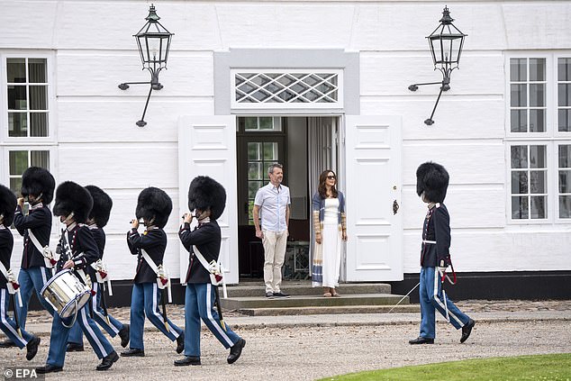 Queen Mary and King Frederik watched the changing of the guard today from the summer residence Kasteel Graasten