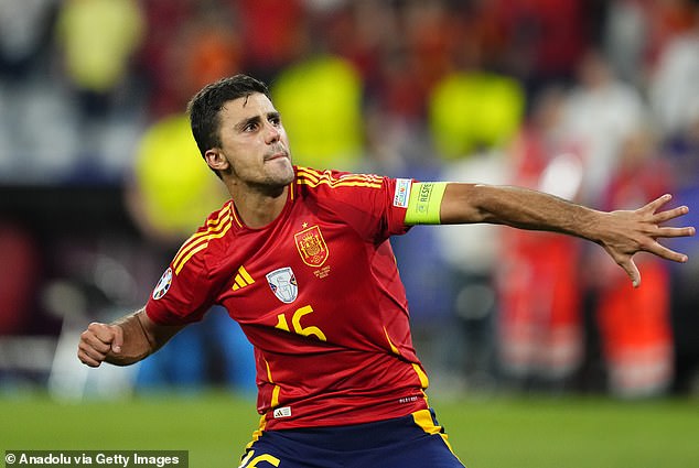 Spanish midfielder Rodri reached midfield – but with whom?