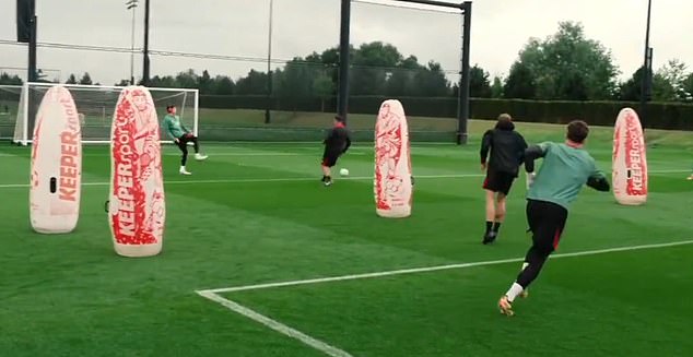 With the use of sound-absorbing equipment, goalkeeper training seemed ultra-modern