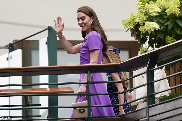 1720961935 40 Kate Middleton joins Princess Charlotte as she chats to players