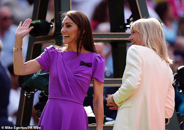 Sunshine and smiles: The Princess of Wales with AELTC President Debbie Jevans at the match