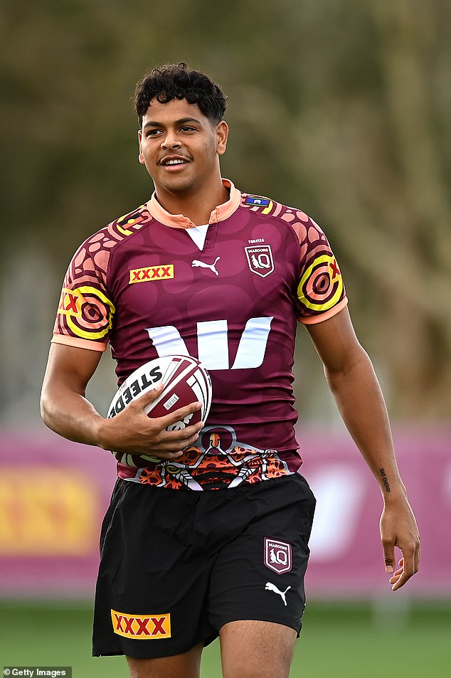 It is reported that Slater has come into conflict with star player Selwyn Cobbo over his training style at the Maroons