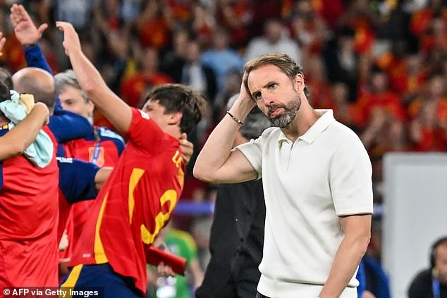 Southgate (right), who has not been to everyone's taste over the past eight years and did not play his best tournaments at Euro 2024, will nevertheless leave the post with his head held high