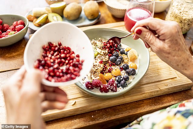 Pomegranates are rich in antioxidants and go well with other fruits for breakfast