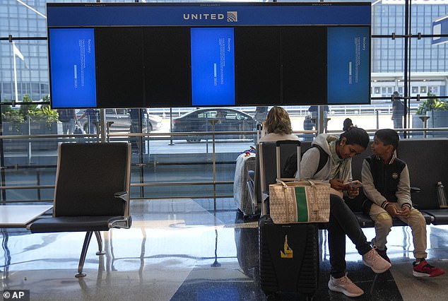 Several transportation services, companies and government agencies were still working Saturday to recover from the Crowdstrike outage that occurred on Friday (Photo: Chicago O'Hare Airport)