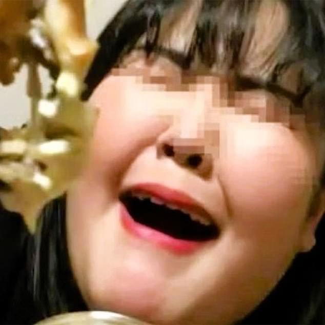 Pan Xiaoting reportedly livestreams her mukbangs to circumvent Chinese government video ban