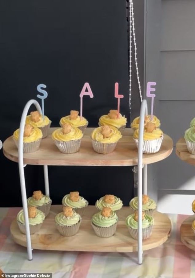 Pastel-colored cupcakes were also offered to the guests