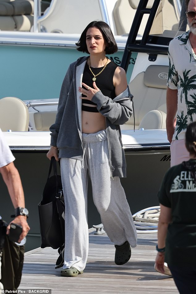 Jenny Slate was also spotted alongside Wilson on the docks. The stand-up comedian looked effortlessly stylish in a black crop top and baggy, gray sweatpants