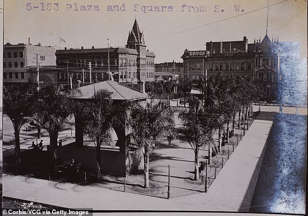 This historic photo, taken sometime between 1905 and 1906, shows another public square in San Diego.