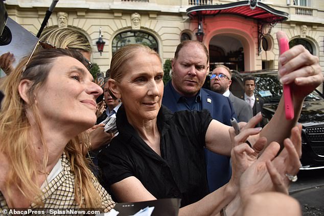 The superstar was in high spirits as she greeted her fans and took selfies outside her hotel