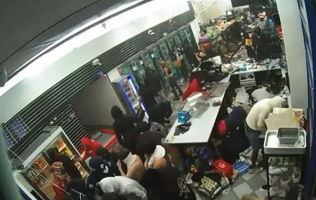 About 100 robbers looted a gas station in Oakland, California, in the middle of the night