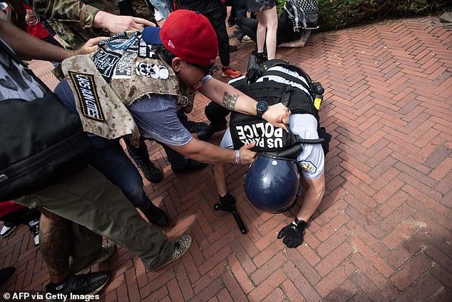 Pro-Palestinian protesters and police clash at Union Station