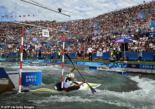 1722184424 655 Jessica Fox wins GOLD in Paris Australian Olympic Games flagbearer