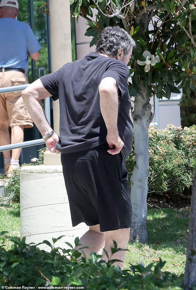 As he got back into shape at the gym last week, Selleck wore high-waisted shorts, a black T-shirt and Brooks running shoes