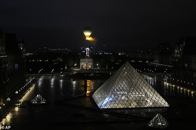 The move was a nod to the Montgolfier brothers, the French pioneers of the hot air balloon