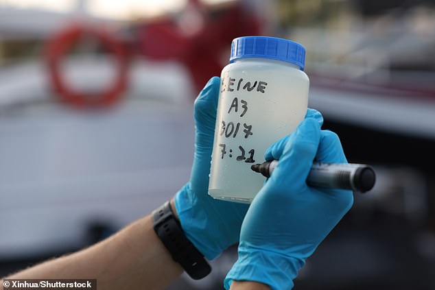 Unsafe levels of E.Coli in the River Seine have forced the triathlon to be cancelled