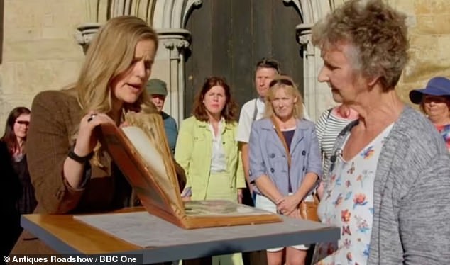 Antiques Roadshow fans were left 'screaming' at their screens after an expert 'ruined' a guest's rare scrapbook