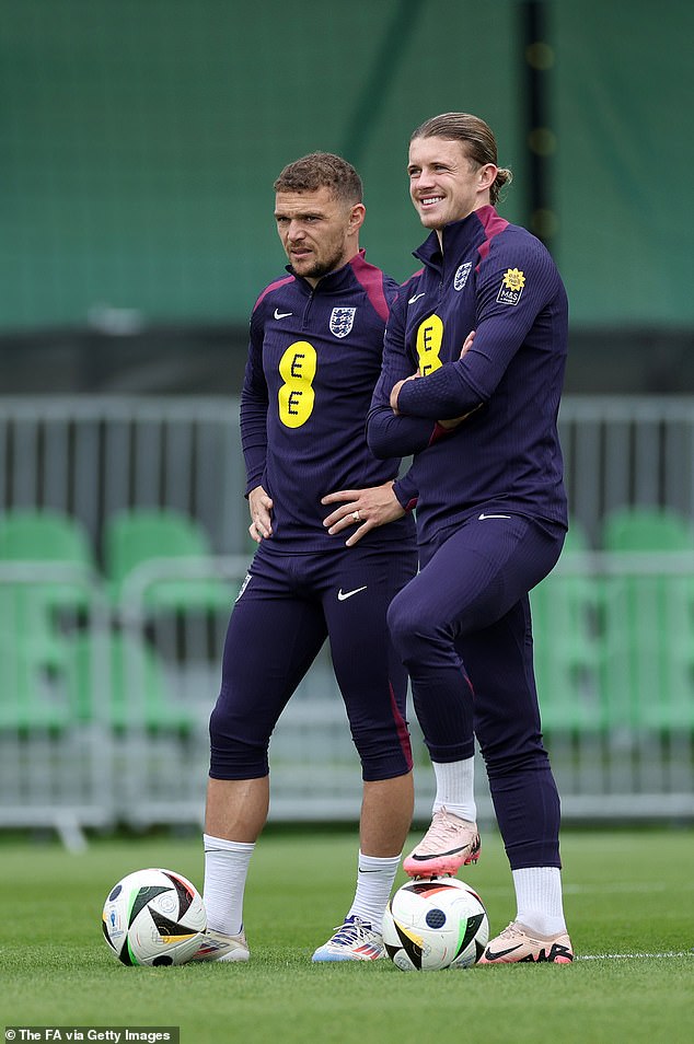 Kieran Trippier (L) tried to convince Conor Gallagher (R) to join his old cub