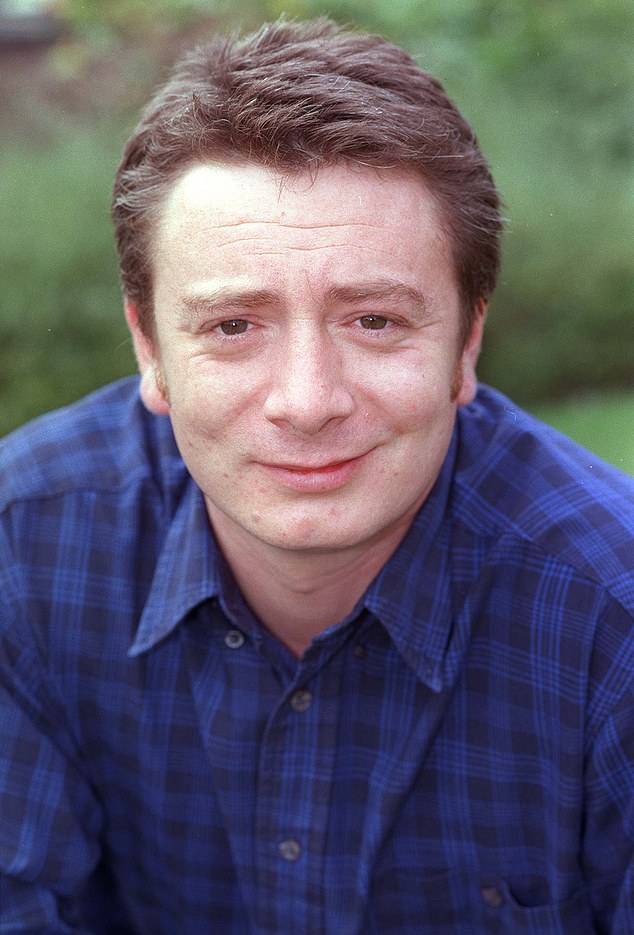 A Coronation Street star has confirmed the return of Sean Wilson's legendary character Martin Platt - as part of the departure of his ex Gail Platt (Helen Worth) (Sean pictured)