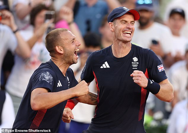 Andy Murray and Dan Evans fought back to reach the second round of the men's doubles in Paris