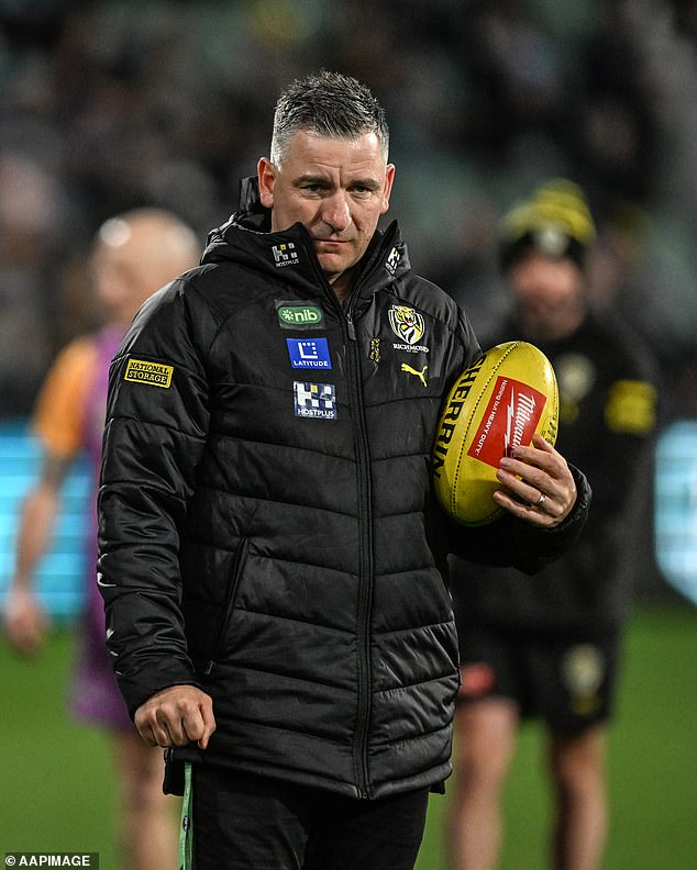 Richmond coach Adem Yze has defended the decision to allow Dustin Martin to travel to New Zealand as he struggles to return from injury