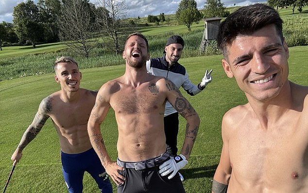 Alejandro Grimaldo (left) posted a photo of Avaro Morata (right), Alex Remiro (center) and Alex Baena (back) all relaxing on the golf course