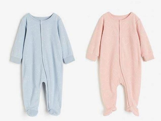 The pink and blue footed pajama set (pictured) does not contain fire hazard labels