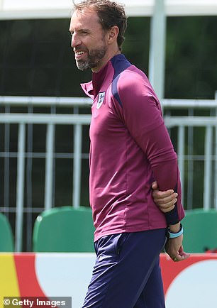 Gareth Southgate to change formation