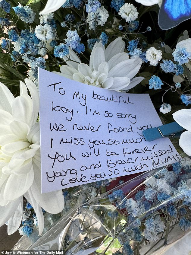 A handwritten message from Jay's mother Debbie Turner, attached with a blue clip to one of the bouquets