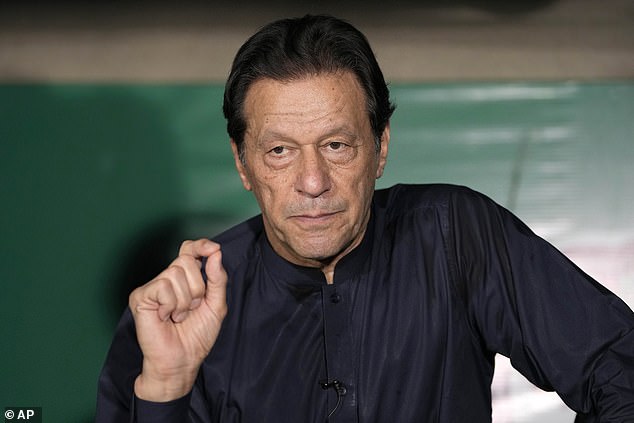 A Pakistani court has quashed the convictions and seven-year prison sentences of former Prime Minister Imran Khan and his wife, but they were immediately rearrested on charges of rioting and corruption.