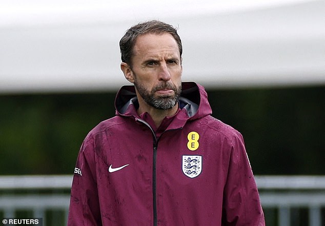 Gareth Southgate considering switching to a three-man defence for Switzerland match