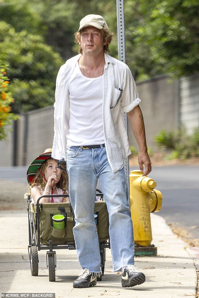 Jeremy Allen White was spotted at the Studio City Farmer's Market on Sunday