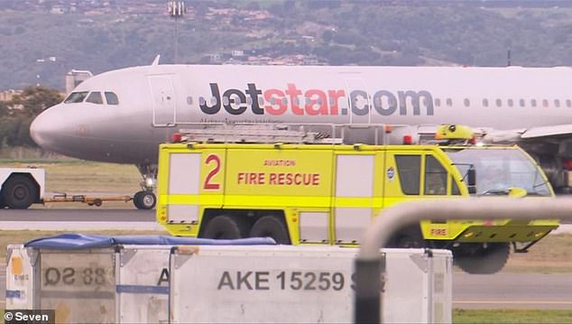 A Jetstar plane suffered a mechanical problem during a flight from Sydney to Adelaide (photo)