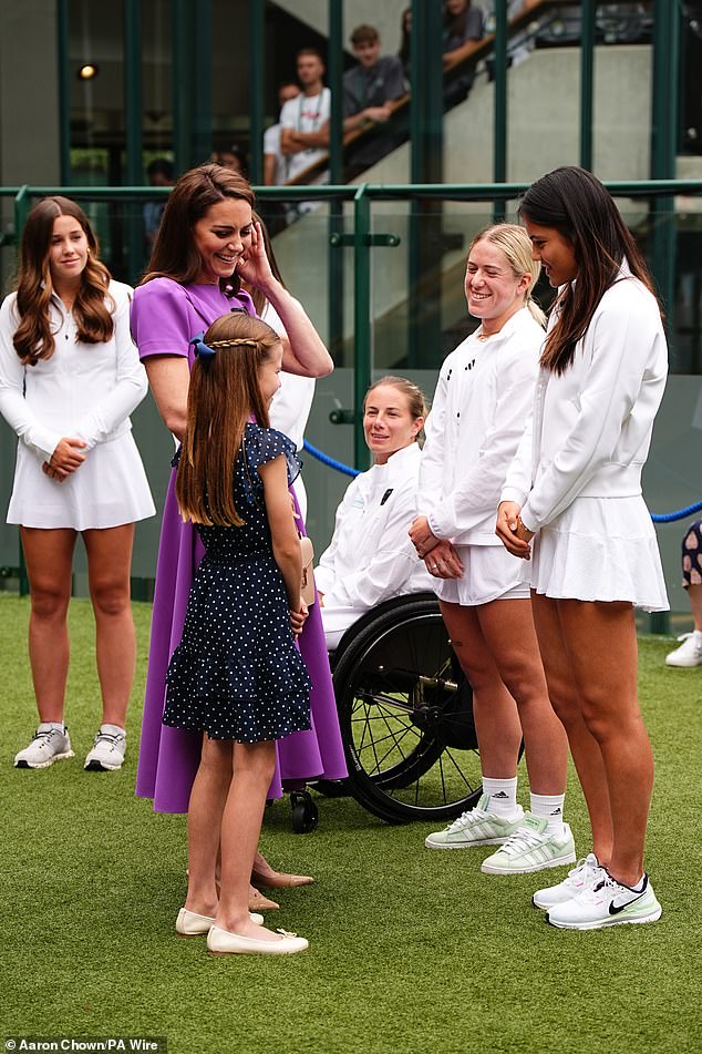 Charlotte seemed excited to meet Emma, ​​a former Grand Slam winner