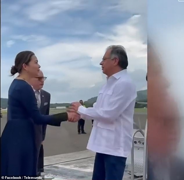 Although Petro has not confirmed that he appears in the video, Telemundo pointed out that the president was seen earlier in the day in a similar outfit