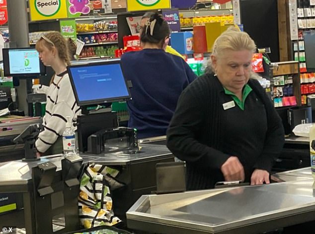 A Windows recovery screen or 'BSOD' at a Woolworths checkout on Friday afternoon as chaos ensued during a cyber outage caused by security firm Cloudstrike